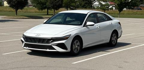 Hyundai Elantra 2025