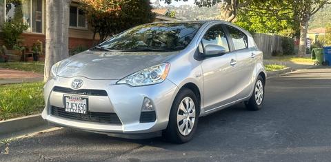 Toyota Prius c 2014