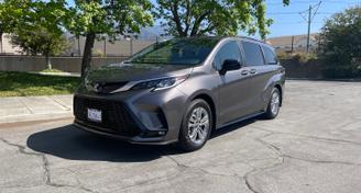 Toyota Sienna 2022 — Car rental alternative in Honolulu, HI