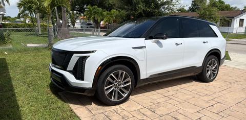 Cadillac VISTIQ 2027