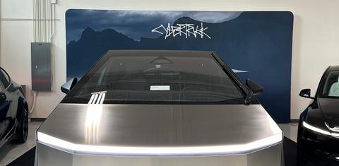 Tesla Cybertruck 2025