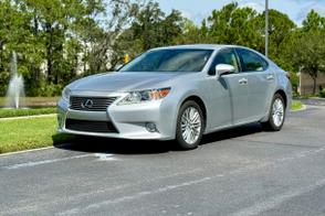 Lexus ES car