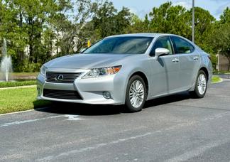 Lexus ES car
