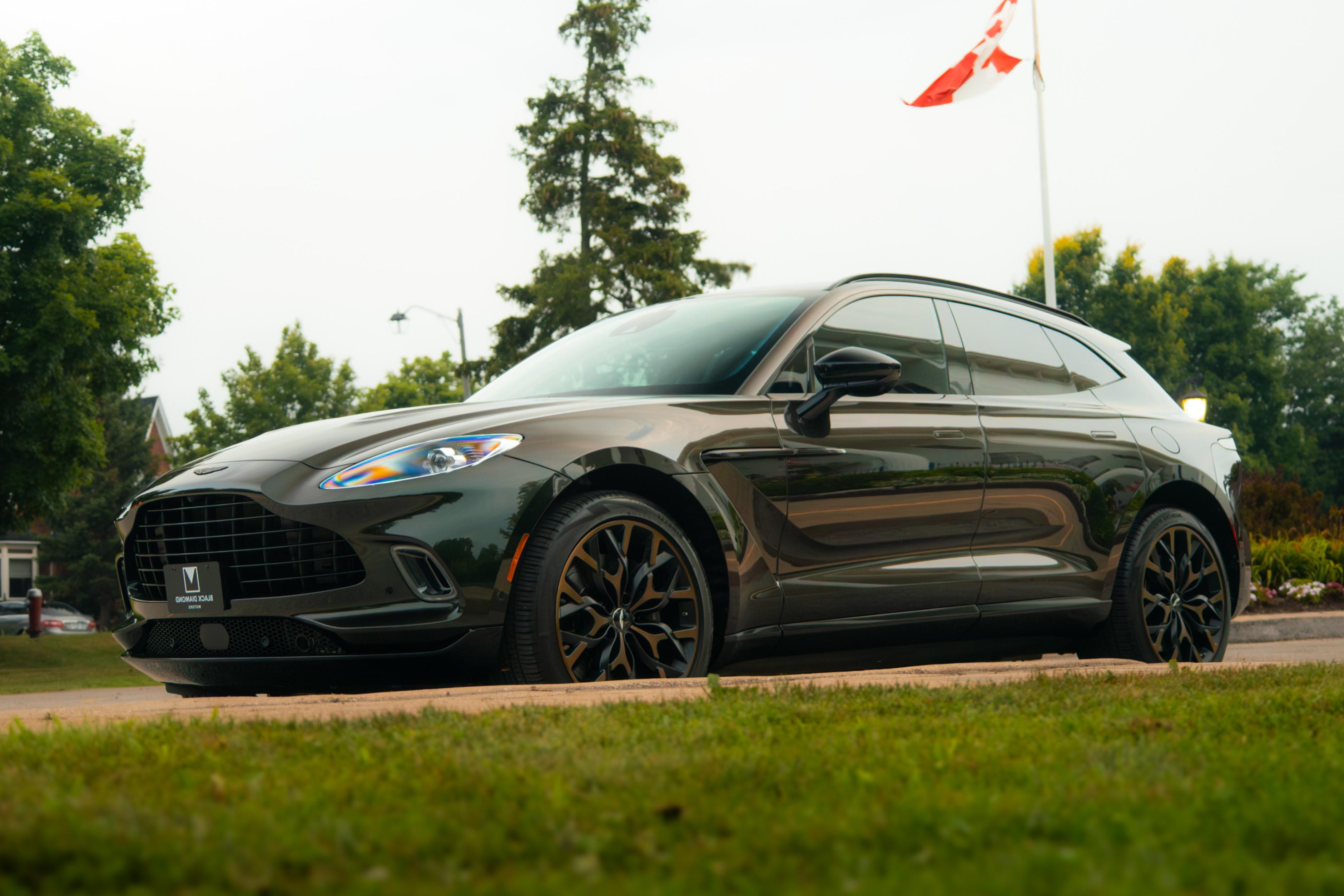 Aston Martin DBX 2021 in Mississauga, ON