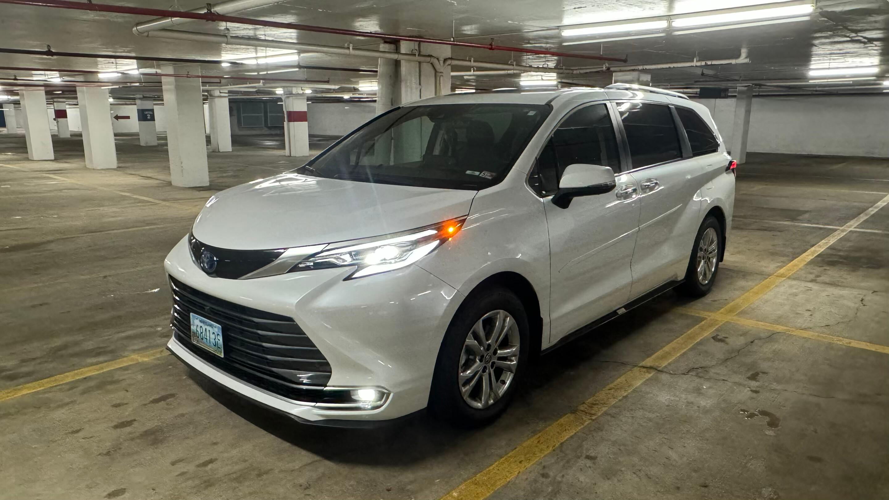 Toyota Sienna 2023 in 