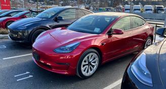 Tesla Model 3 2023 — Options de location de voitures à Sidney, BC