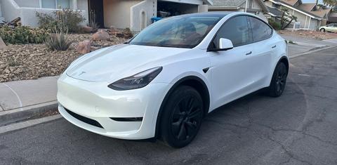 Tesla Model Y 2024