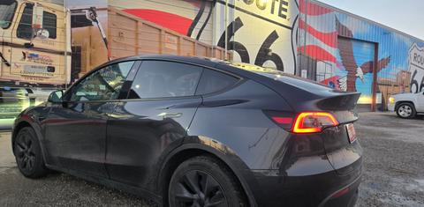 Tesla Model Y 2025