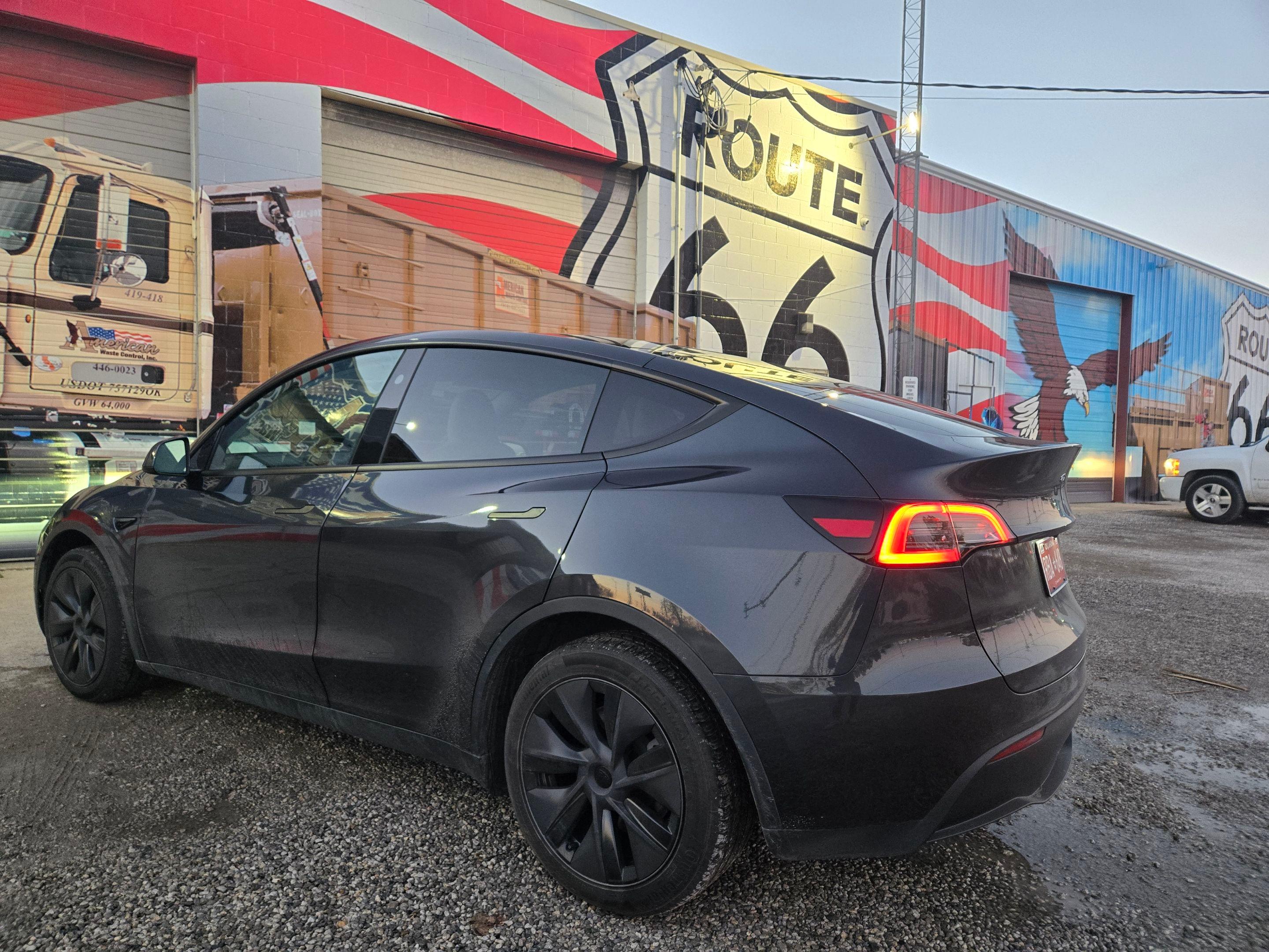 Tesla Model Y 2025 in Tulsa, OK