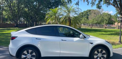 Tesla Model Y 2023