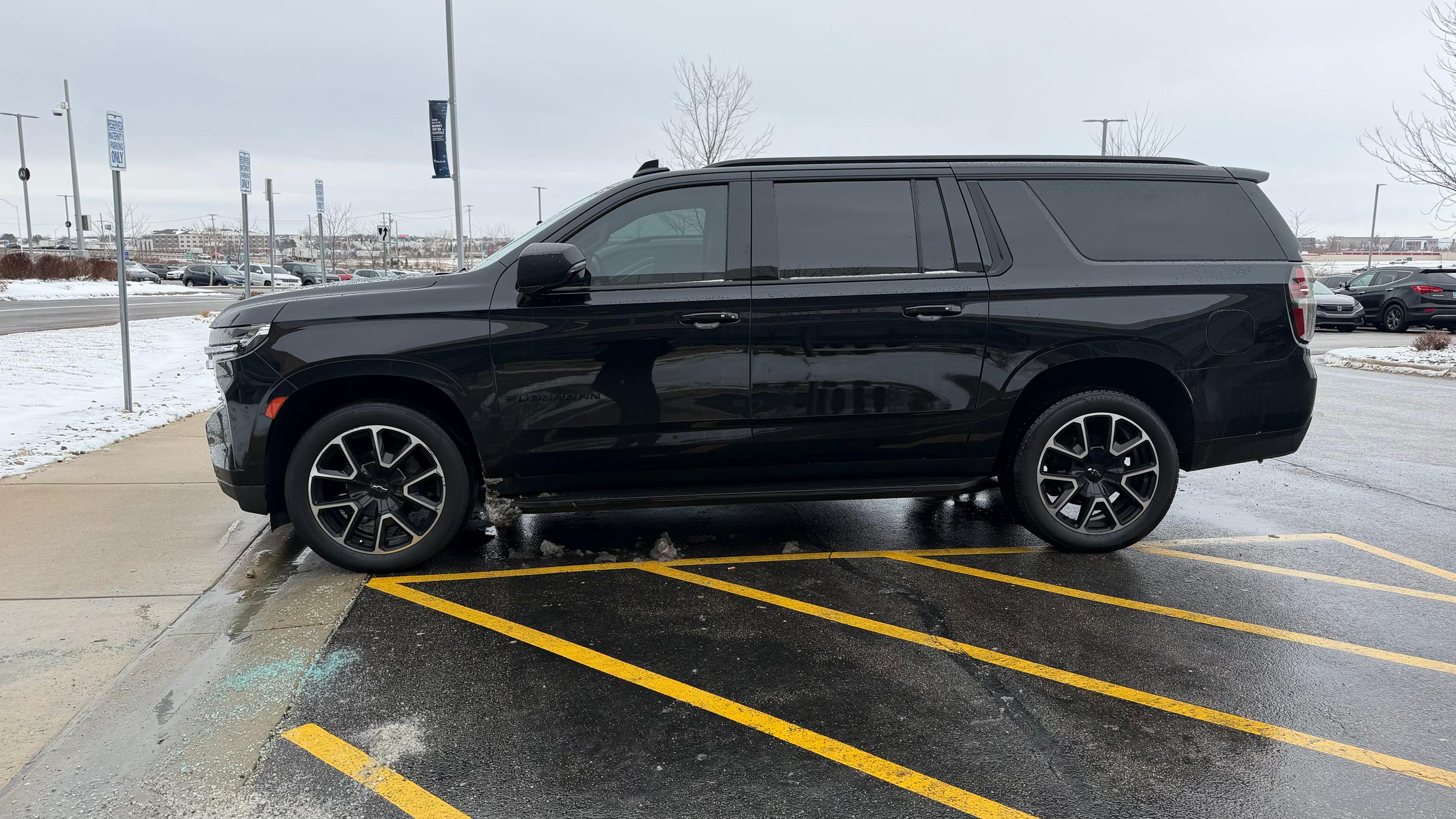 Chevrolet Suburban 2022 in Rockford, IL
