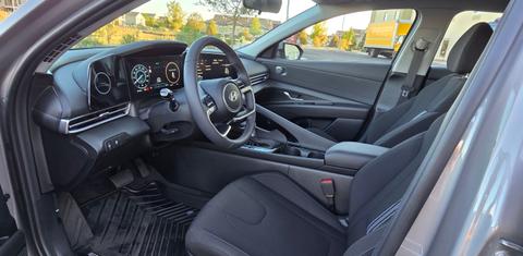 Hyundai Elantra 2024