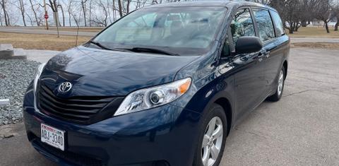 Toyota Sienna 2011