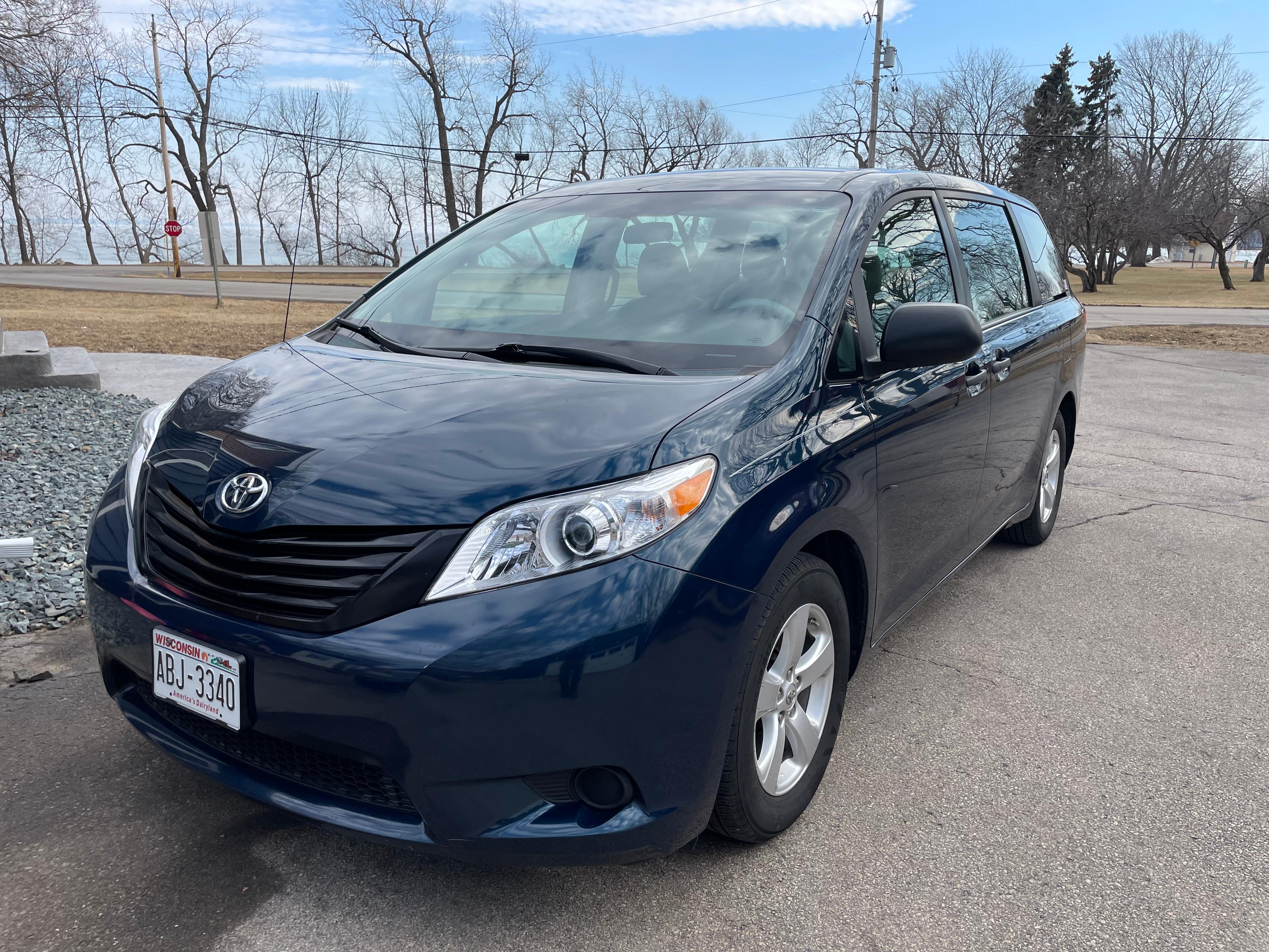 Toyota Sienna 2011 in Neenah, WI