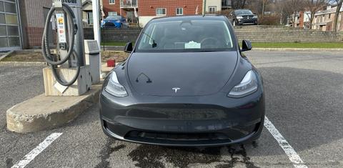Tesla Model Y 2024
