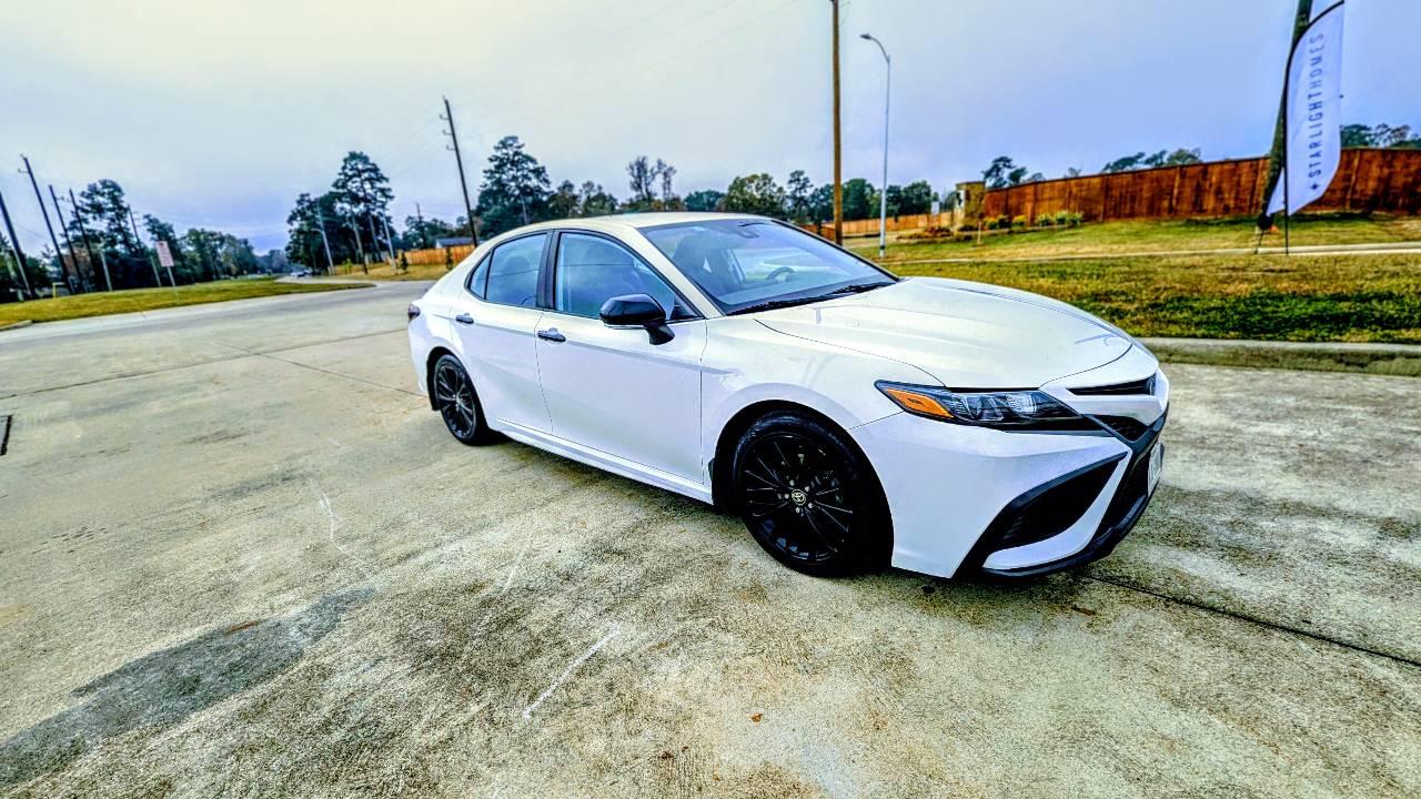 Toyota Camry Hybrid 2022 in Porter, TX