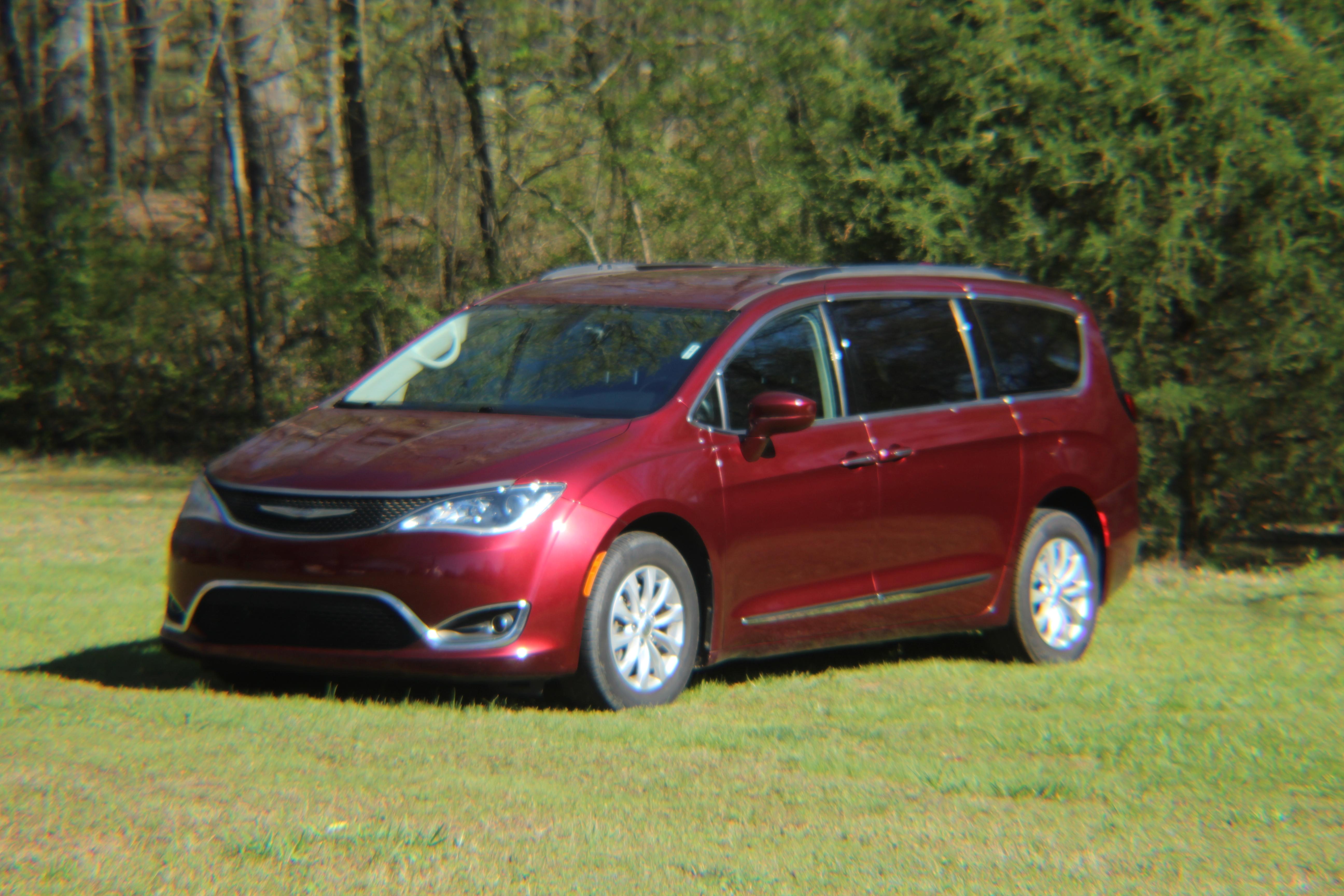 Chrysler Pacifica 2017 in Charlotte, NC
