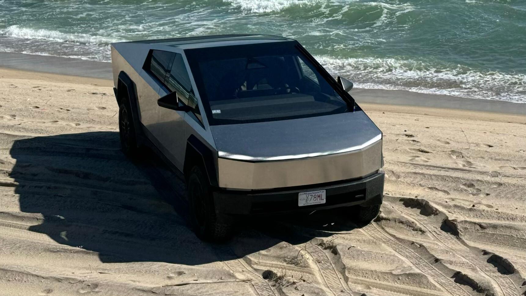 Tesla Cybertruck 2025 in 