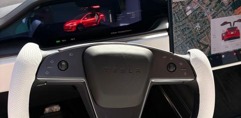 Tesla Model X 2022