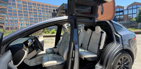 Tesla Model X 2021