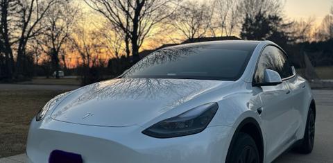 Tesla Model Y 2025