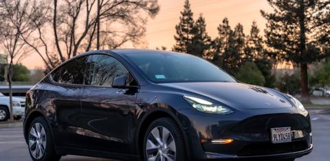 Tesla Model Y 2024