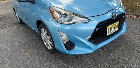 Toyota Prius c 2015