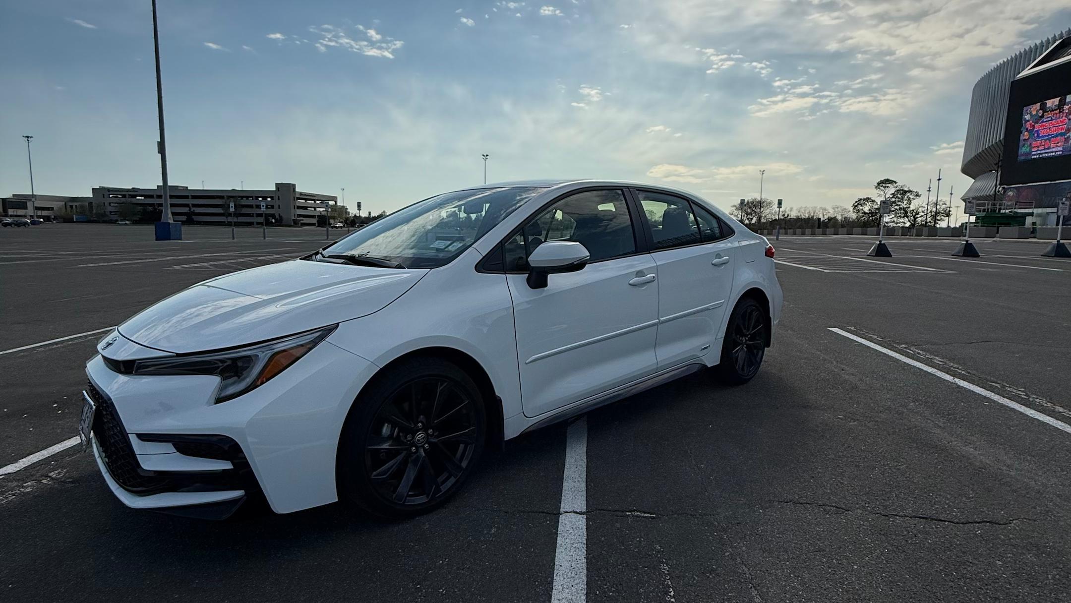 Toyota Corolla Hybrid 2026 in Hicksville, NY