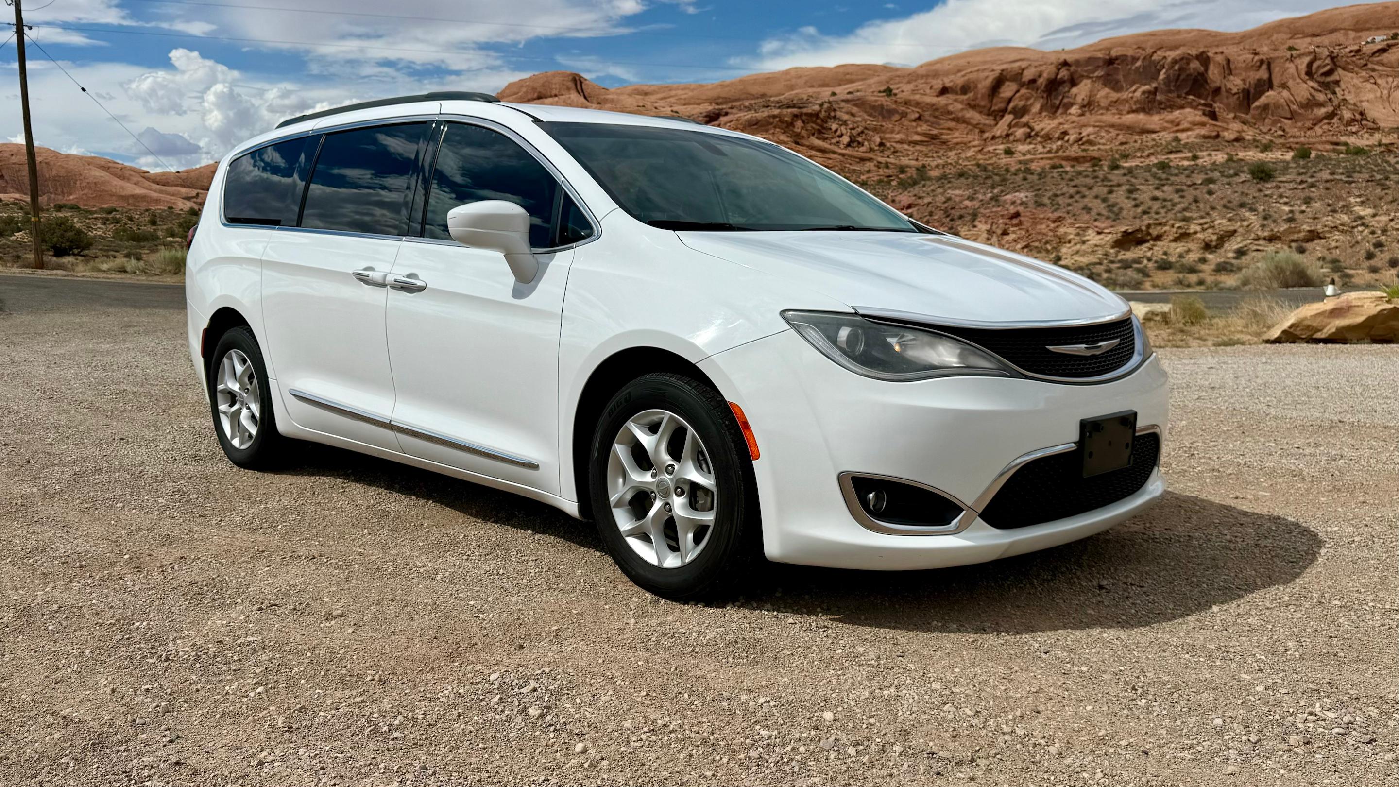 Chrysler Pacifica 2017 in Moab, UT
