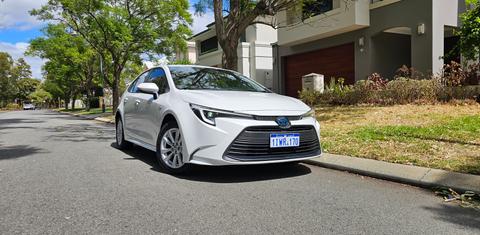 Toyota COROLLA 2024