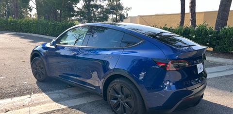 Tesla Model Y 2024