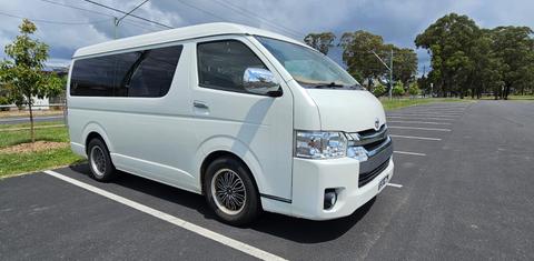 Toyota HIACE 2015