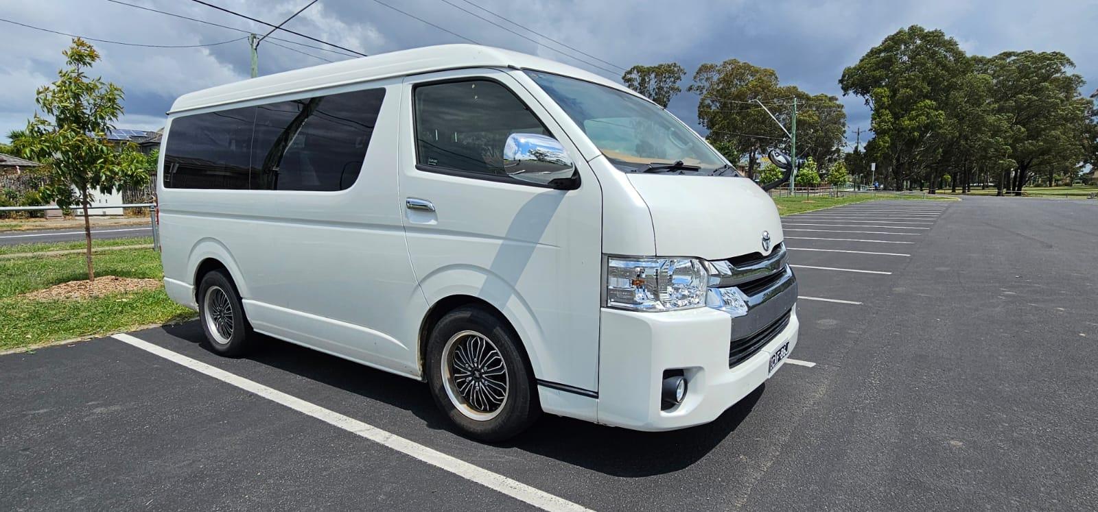 Toyota HIACE 2015 in Plumpton