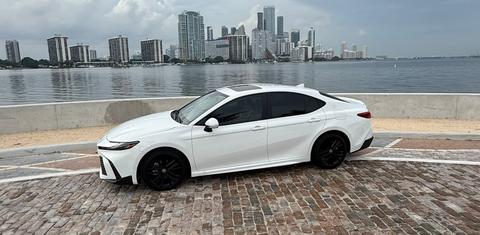 Toyota Camry Hybrid 2025