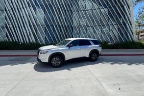 Nissan Pathfinder car