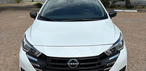 Nissan Versa 2024