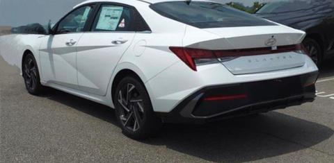 Hyundai Elantra 2024