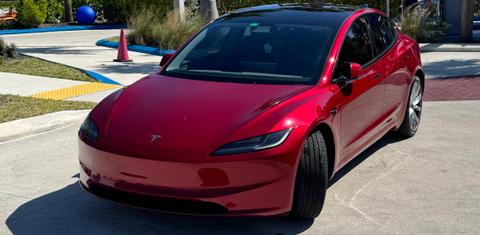 Tesla Model 3 2024