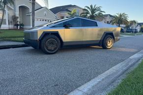 Tesla Cybertruck 2025 in Orlando