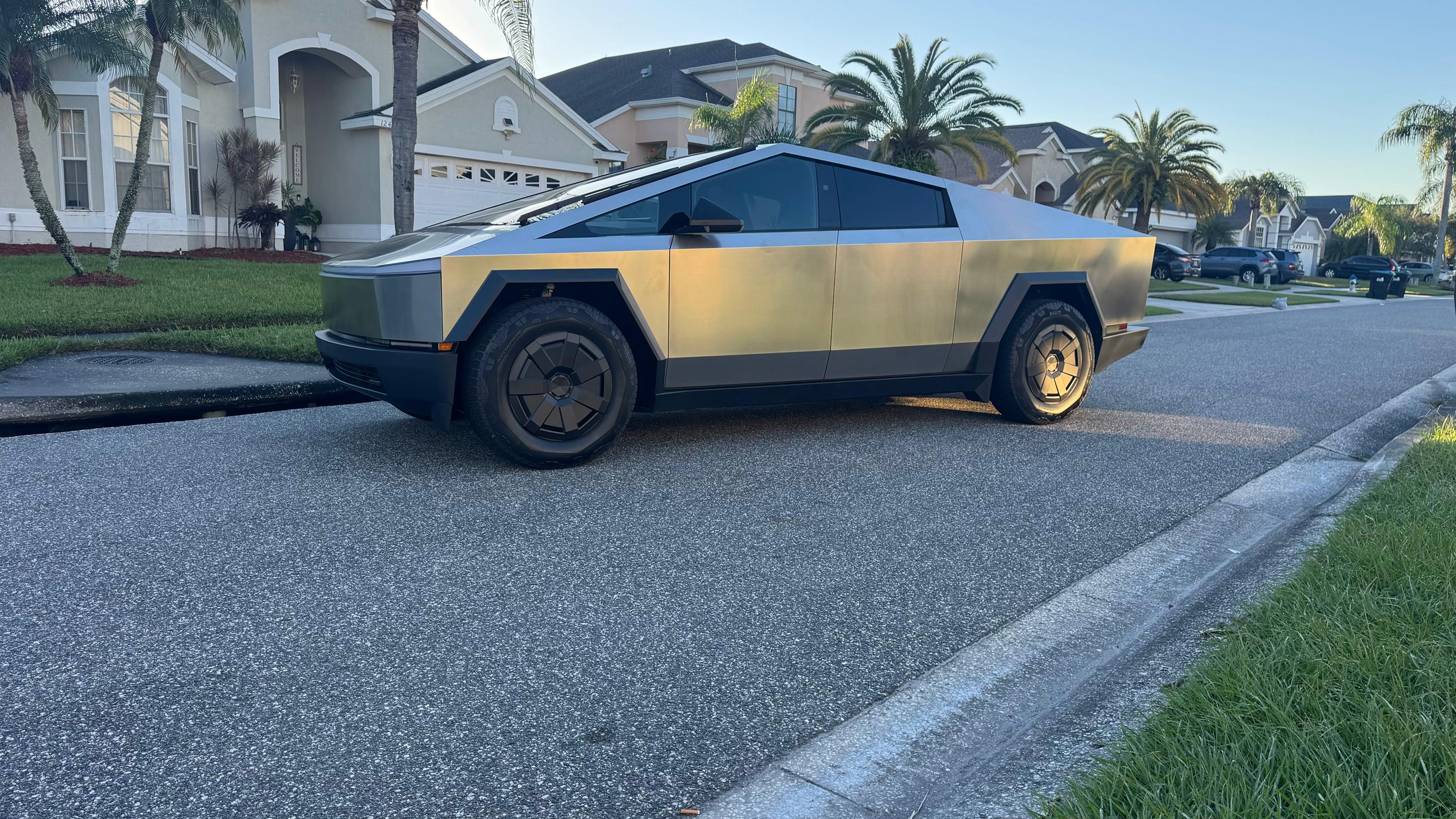 Tesla Cybertruck 2025 in 