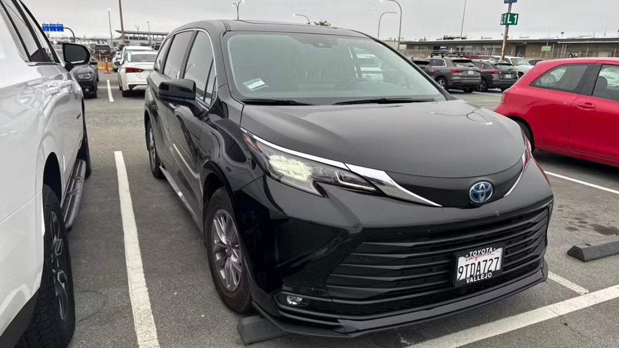 Toyota Sienna 2025 in Palo Alto, CA