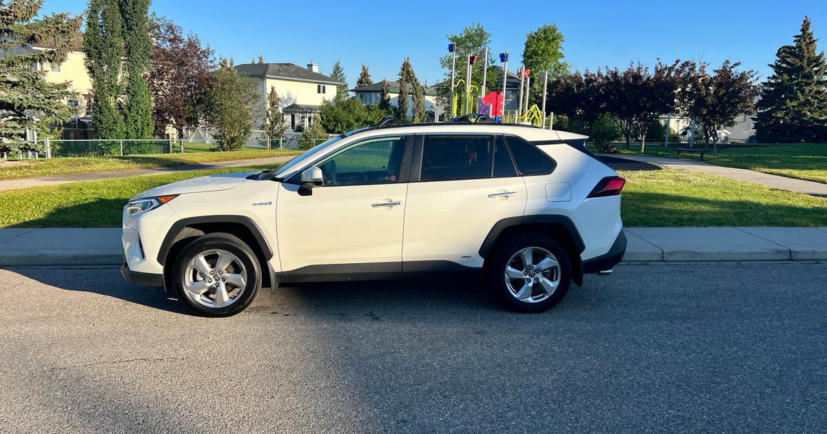 Toyota RAV4 Hybrid 2020 rental in Calgary, AB by Rob D. Turo