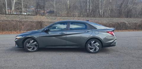 Hyundai Elantra 2025