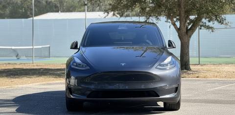 Tesla Model Y 2024