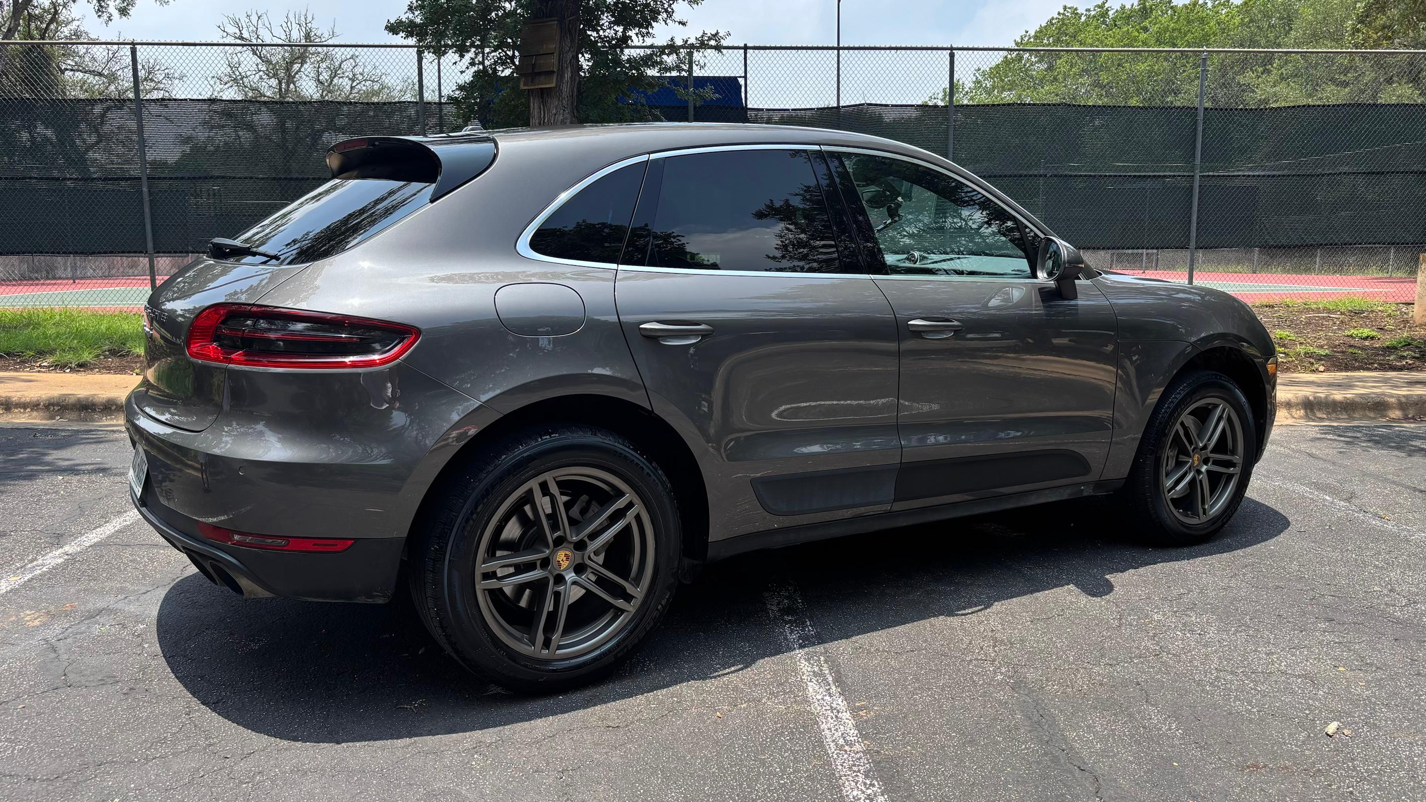 Porsche Macan 2015 in Mustang Ridge, TX