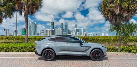 Aston Martin DBX 2021