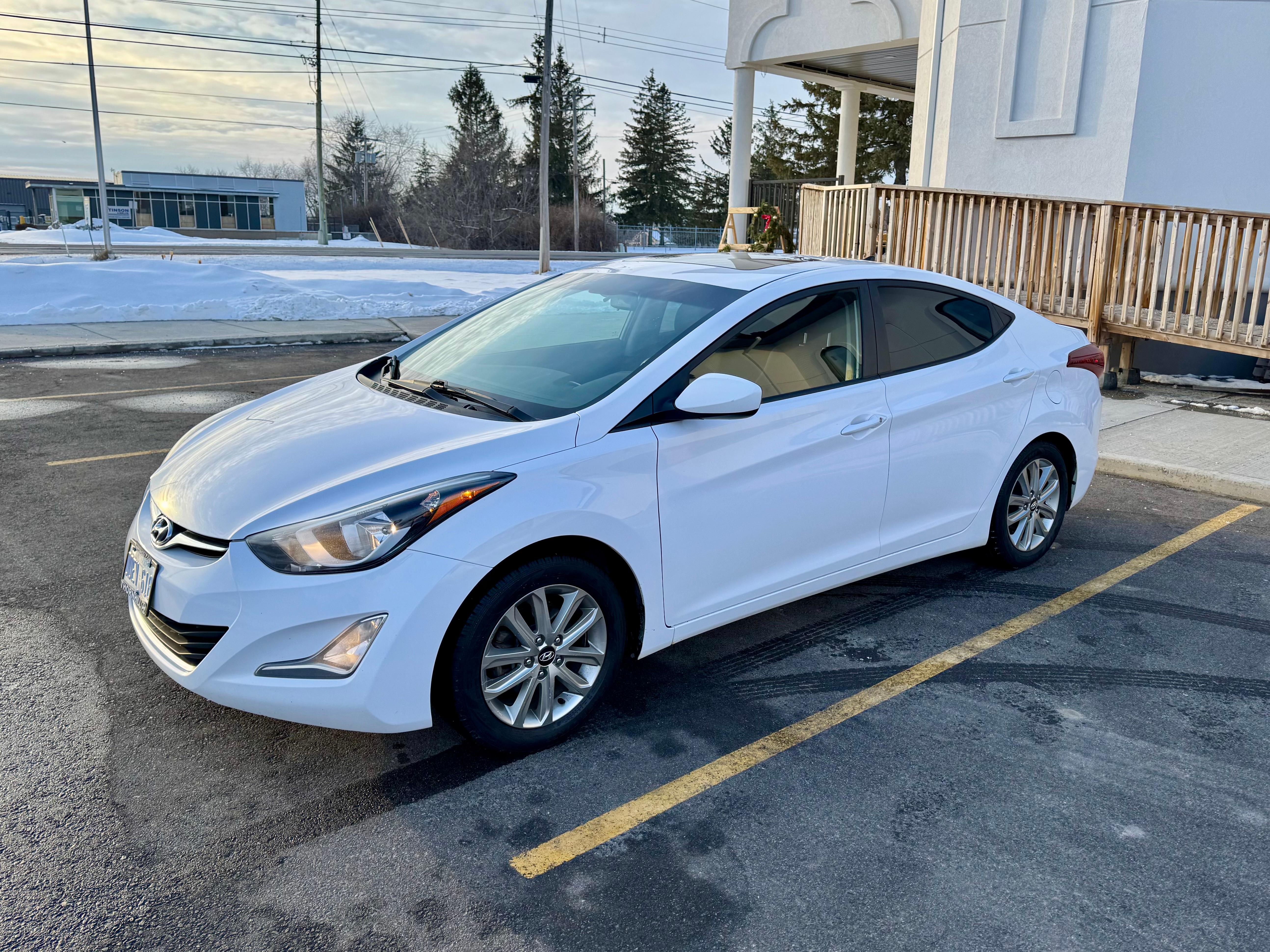 Hyundai Elantra 2016 à 