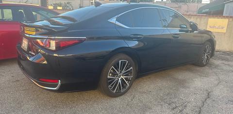 Lexus ES 2025