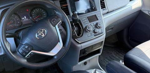 Toyota Sienna 2015