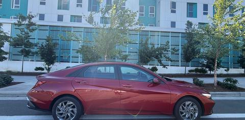 Hyundai Elantra 2024